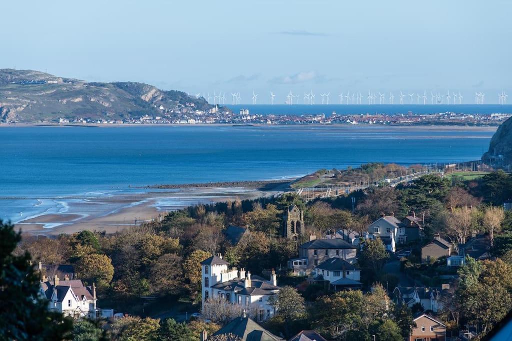 Fantastic Sea Views At Century'S Old Alma'S Cottage - Sleeps Up To 8 Guests Penmaen-mawr Exterior foto