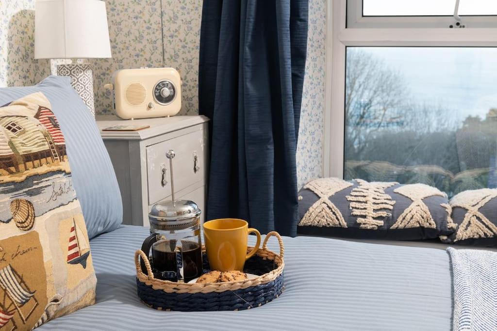 Fantastic Sea Views At Century'S Old Alma'S Cottage - Sleeps Up To 8 Guests Penmaen-mawr Exterior foto